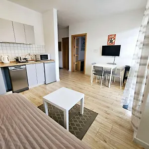 https://green-kabaty-apartment-3.warsawhotelspoland.com